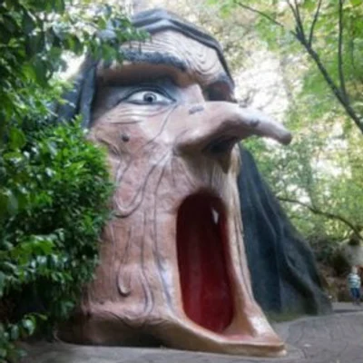 Aabra Mastodon, PDX stereotype